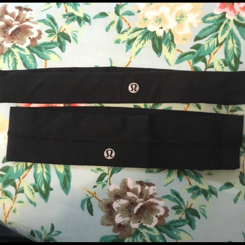 Black lululemon headbands